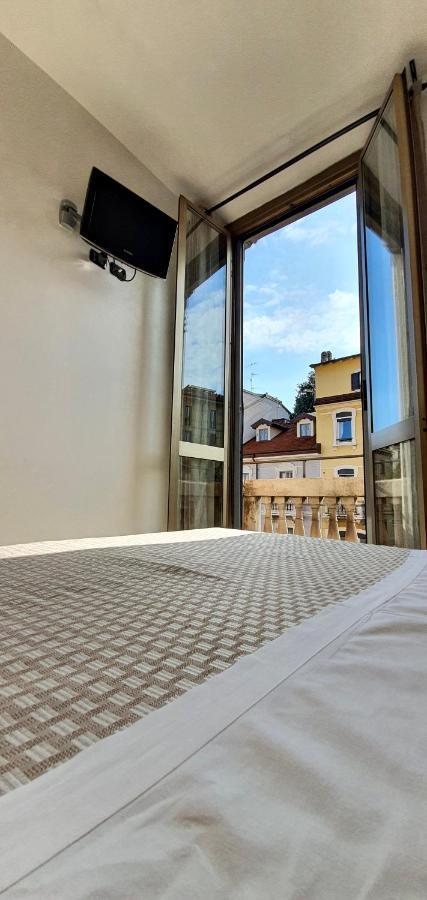 Hotel Mondial Milánó Kültér fotó