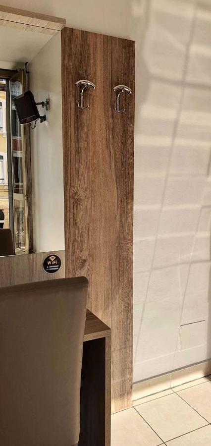 Hotel Mondial Milánó Kültér fotó
