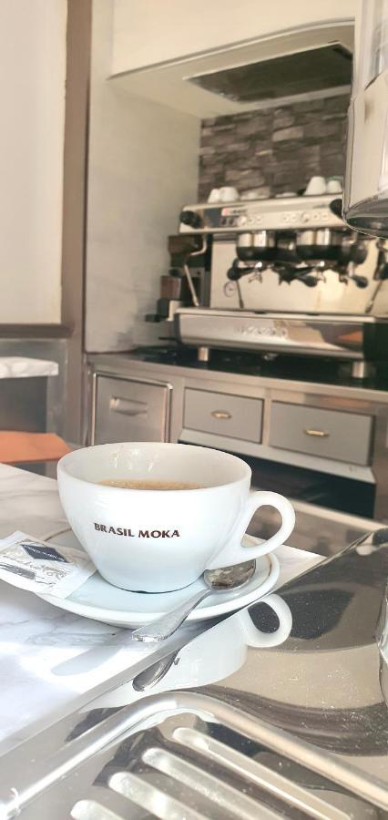 Hotel Mondial Milánó Kültér fotó