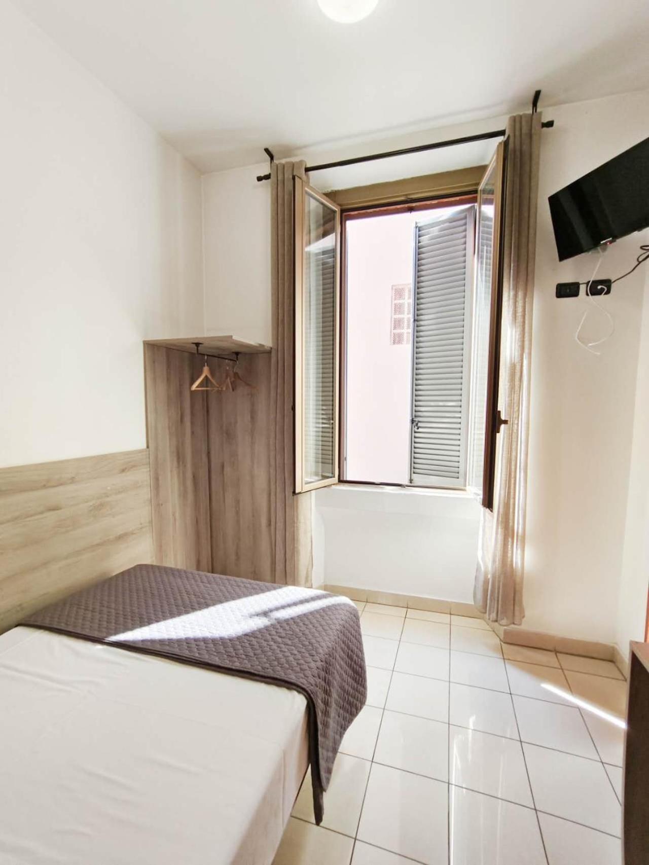 Hotel Mondial Milánó Kültér fotó